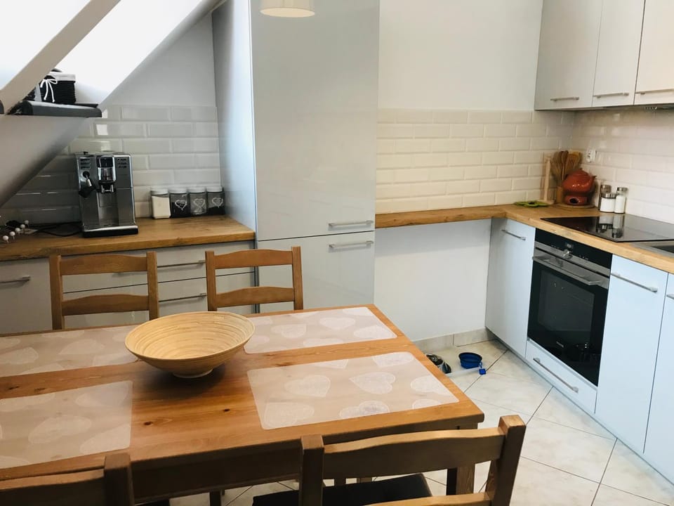 Coffee/tea facilities, Kitchen or kitchenette, Dining area, dishwasher, minibar, pet friendly, stove
