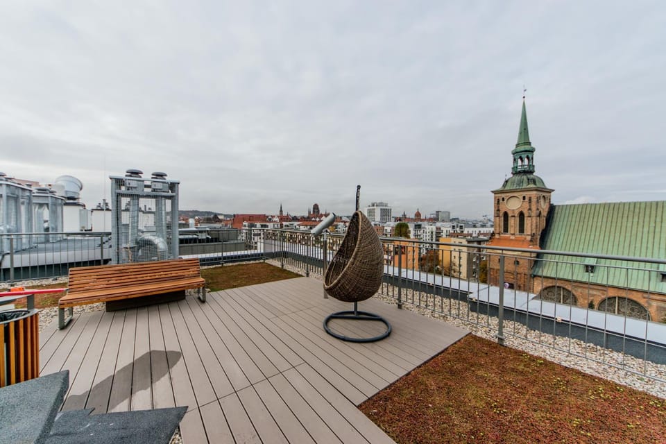 Neighbourhood, Balcony/Terrace, City view