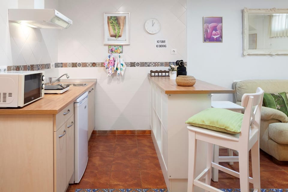 Kitchen or kitchenette, Living room