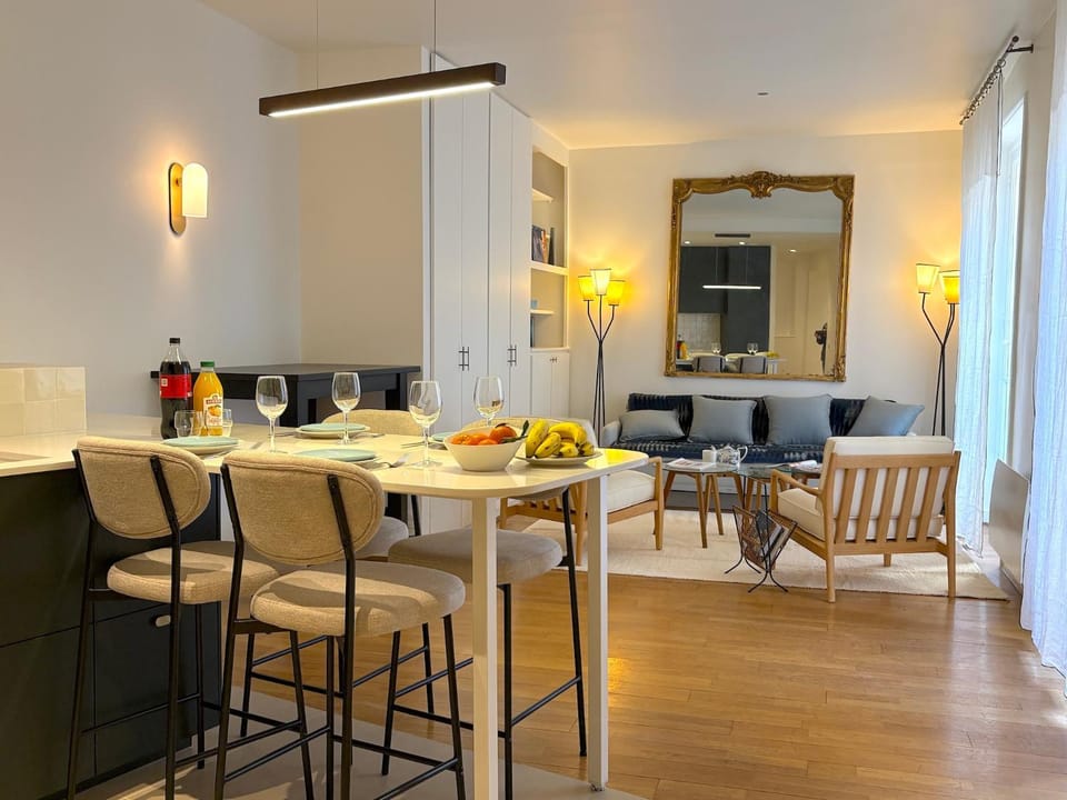 Kitchen or kitchenette, Living room, Dining area