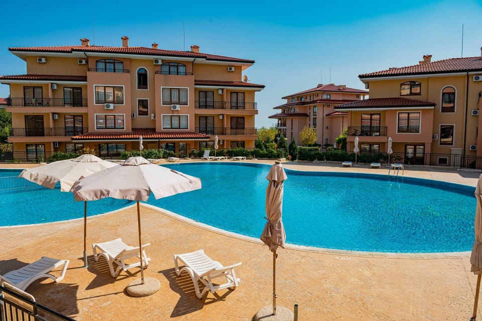 Property building, Swimming pool