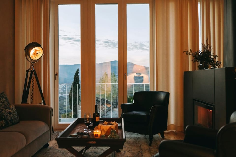 Communal lounge/ TV room, Living room, Seating area