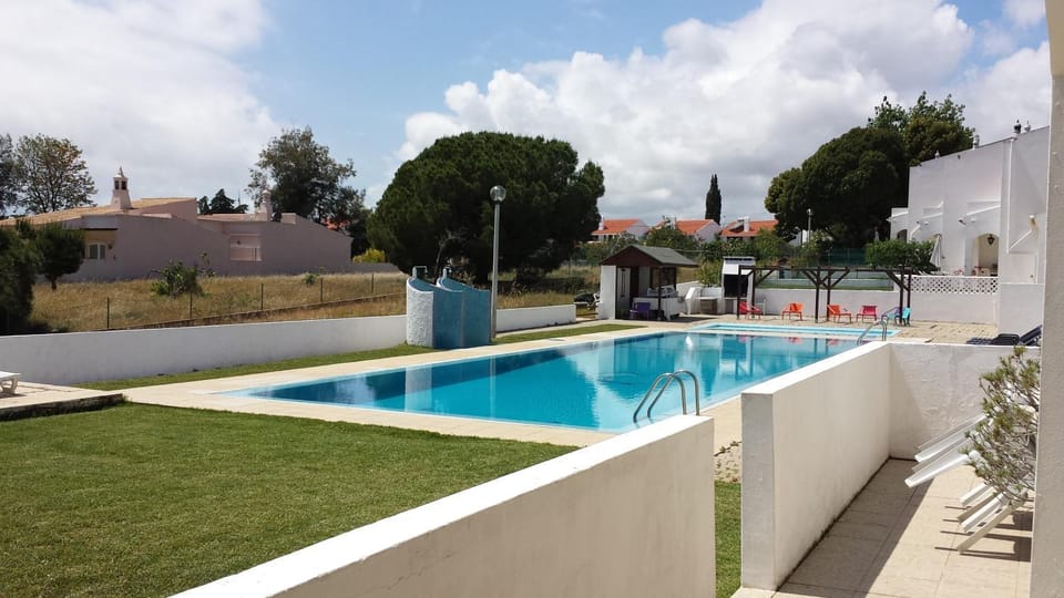 Area and facilities, Swimming pool