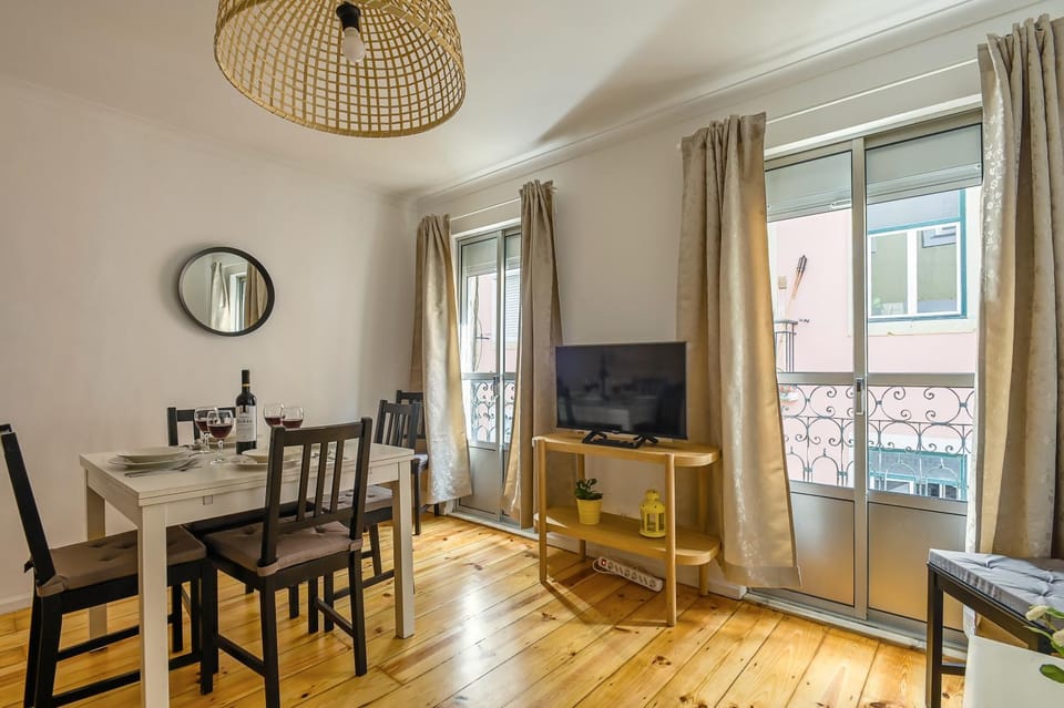 TV and multimedia, Living room, Dining area