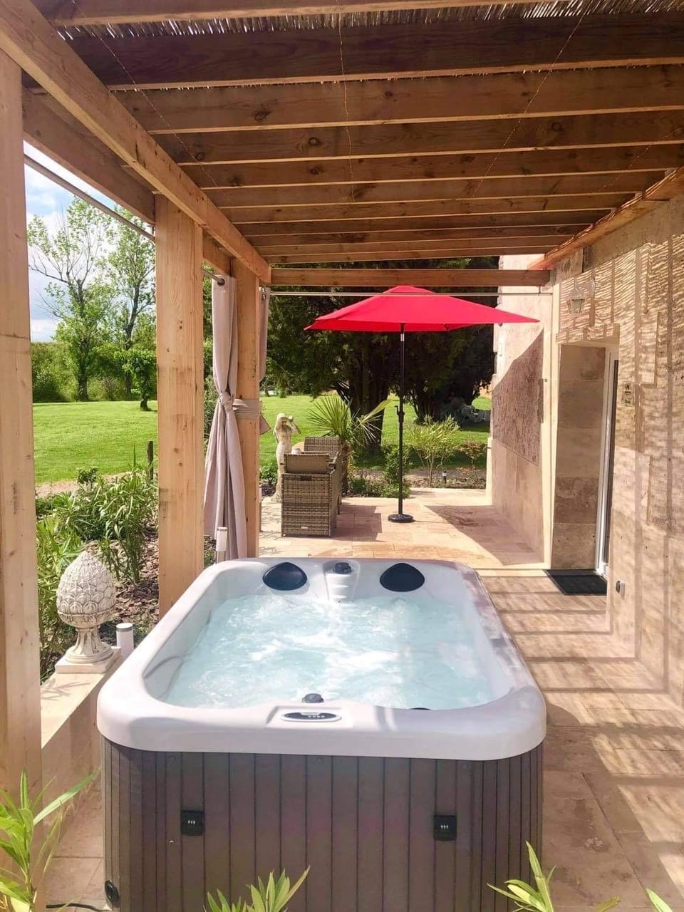 Suite avec SPA privatif à ALBI La Mascrabiere BED & SPA Bed and Breakfast in Albi