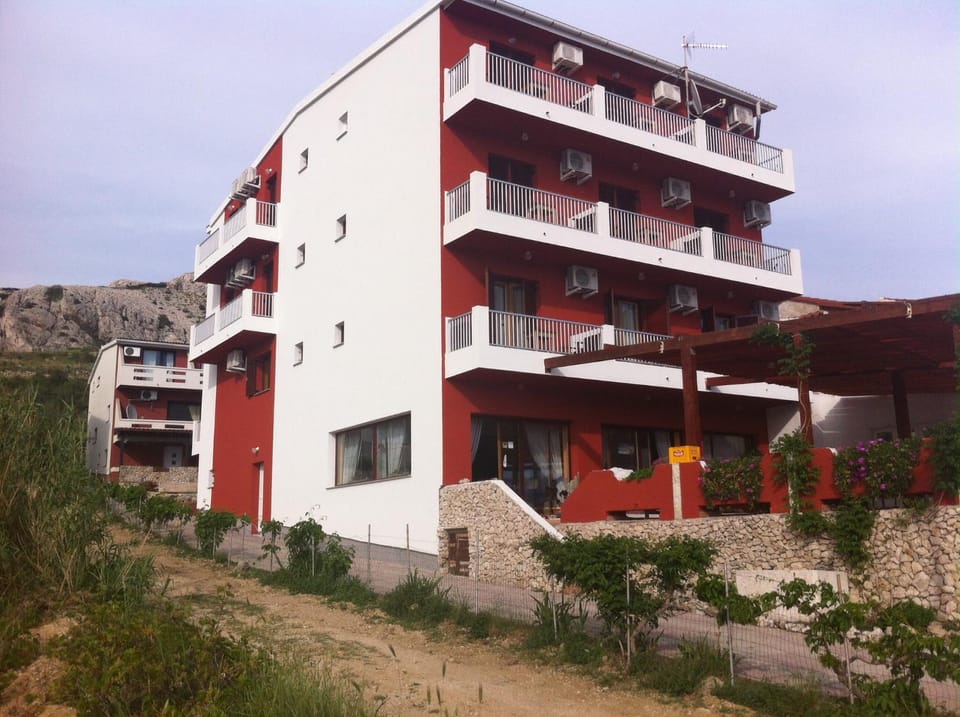 Property building, Day