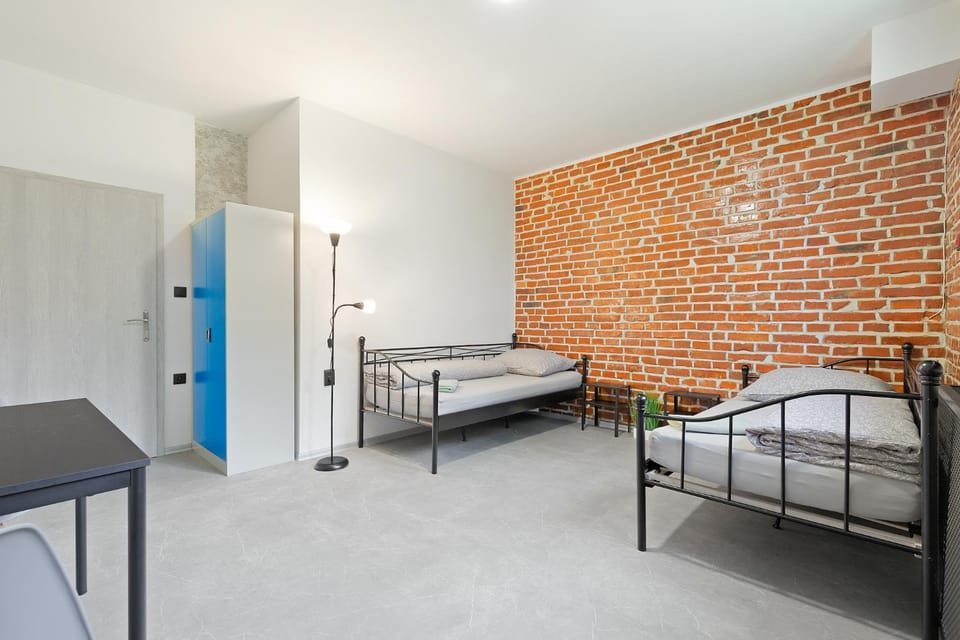 Bed, Photo of the whole room, wardrobe