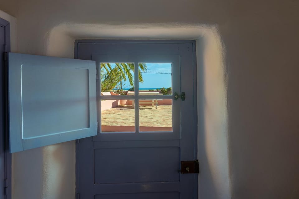 Charming Seaside Cottage Casa Rosa - Somewhere Special Villa in Faro District