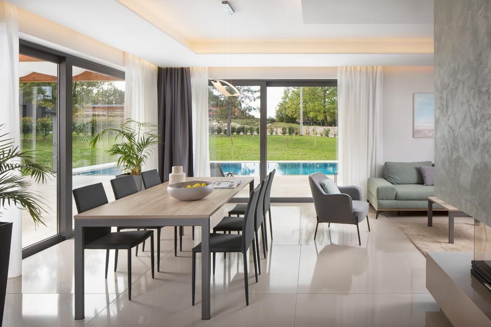 Living room, Seating area, Dining area, Garden view