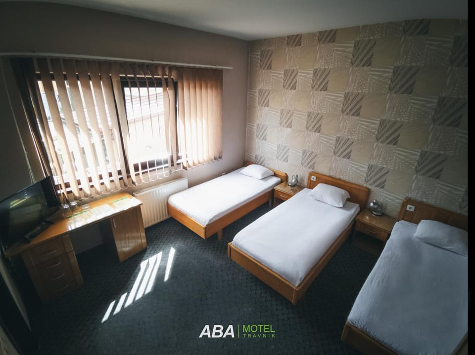 Bed, Photo of the whole room, Bedroom, Text overlay