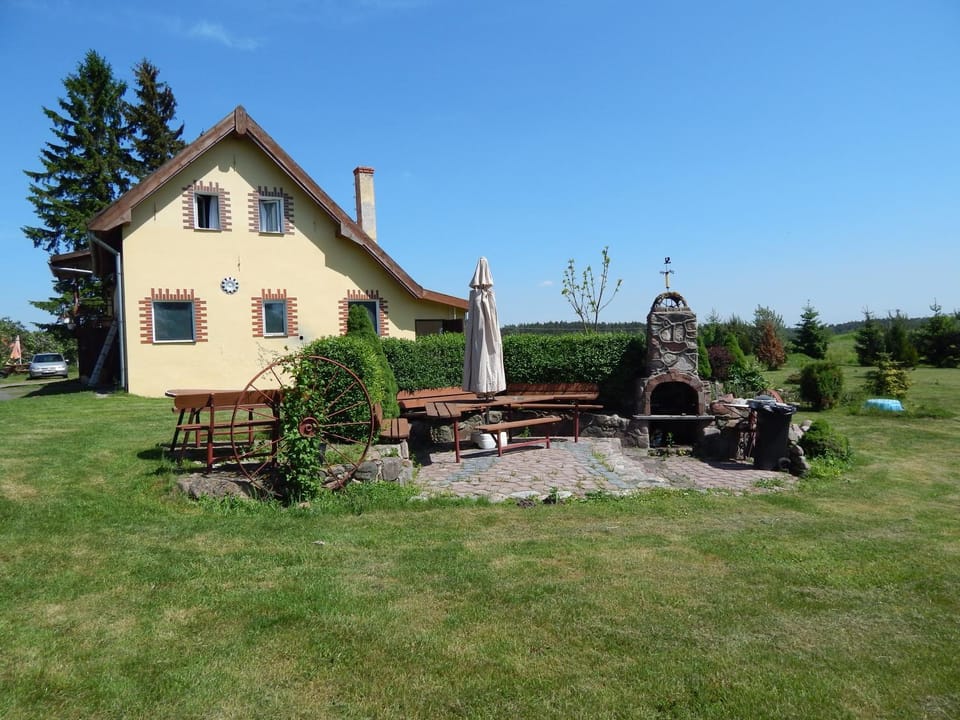 Property building, BBQ facilities, Garden, Garden, Balcony/Terrace