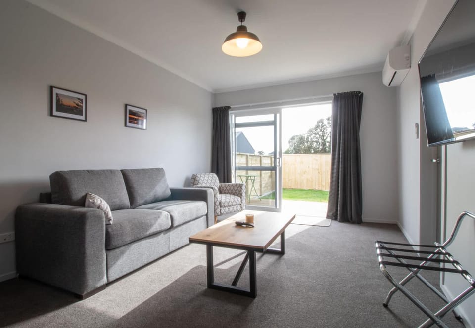 The Window Seat - pet-friendly 1BR apartment Apartment in Taranaki, New Zealand