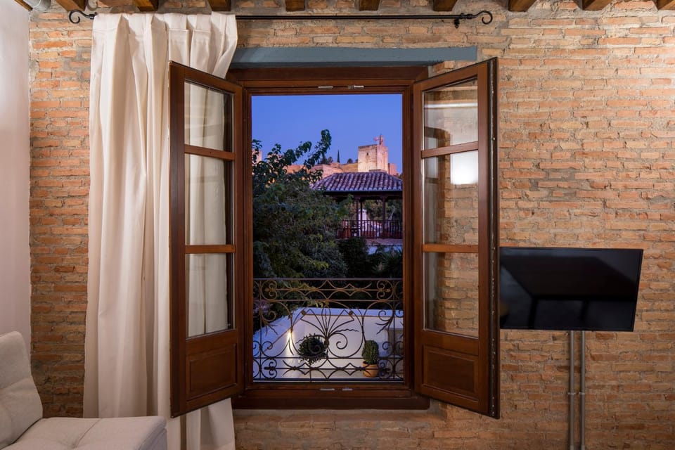 Living room, Landmark view