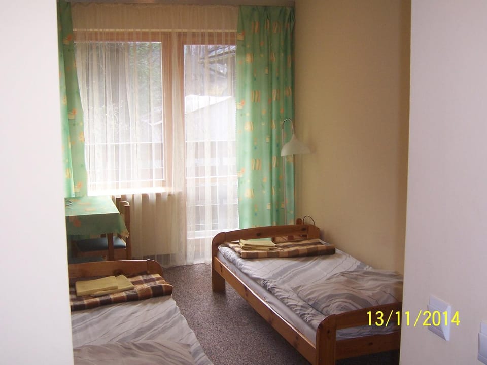 Day, Photo of the whole room