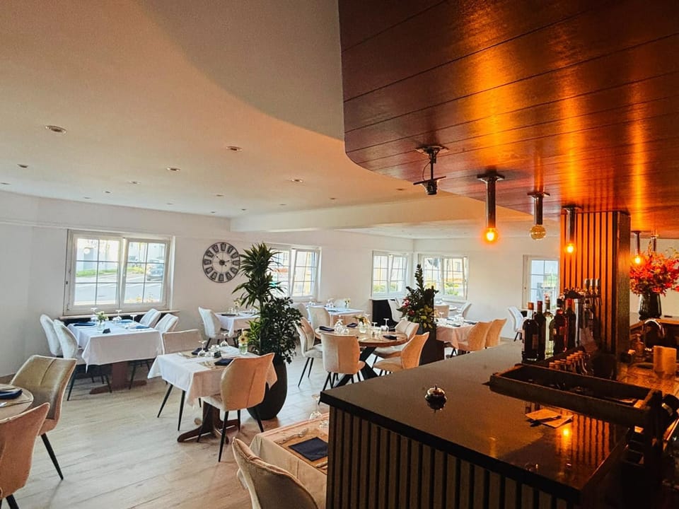 Hotel Restaurant De La Poste Mulhouse Ottmarsheim Hotel in Grand Est