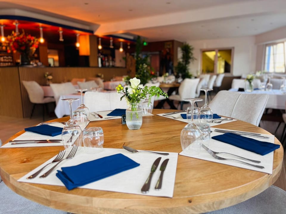 Hotel Restaurant De La Poste Mulhouse Ottmarsheim Hotel in Grand Est