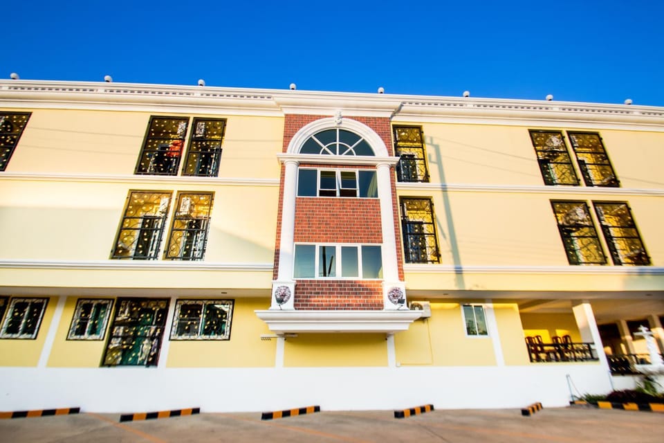 จุฑาแมนชั่น Apartment in Laos