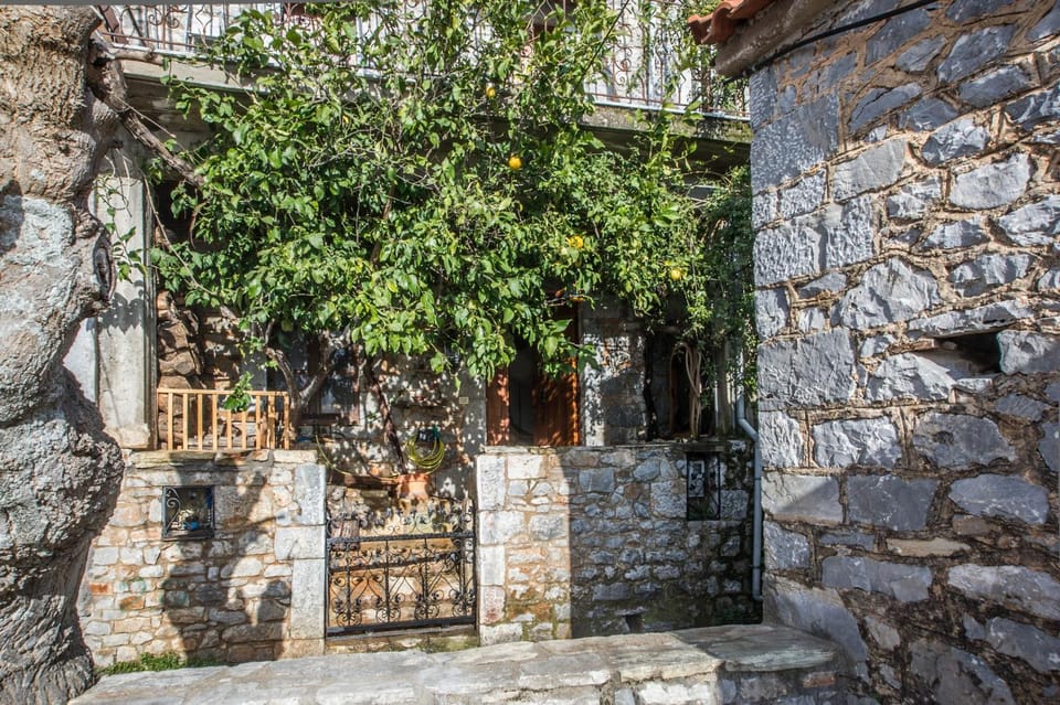 Property building, Facade/entrance, Landmark view