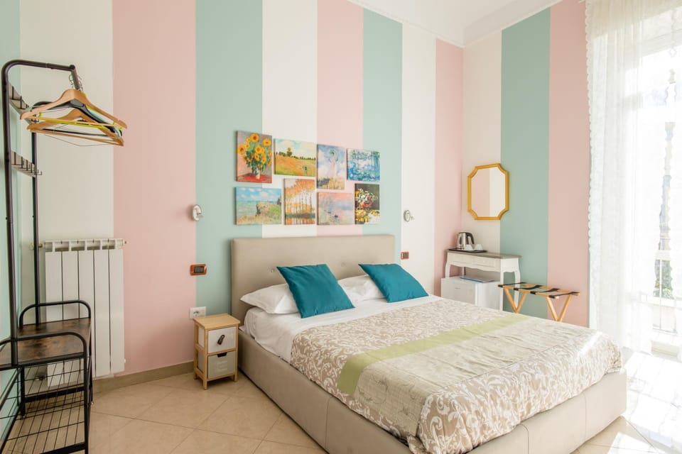 Bed, Decorative detail, Bedroom, wardrobe