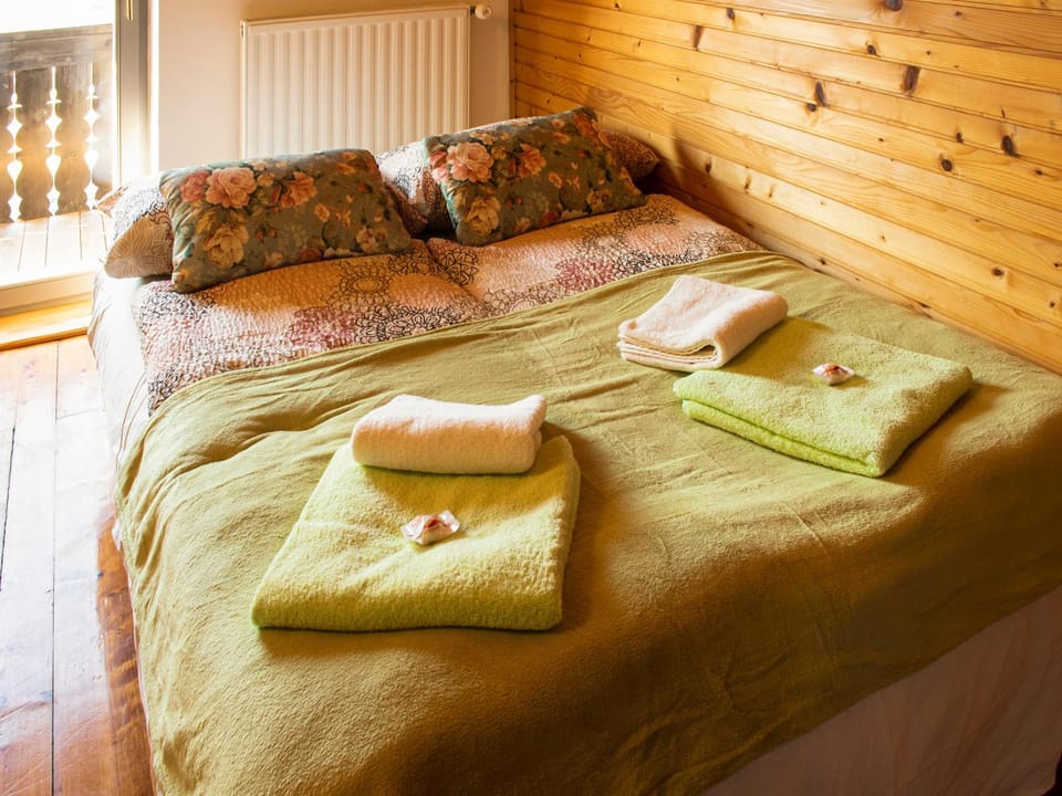 Bed, Other, Photo of the whole room, Decorative detail, Bedroom