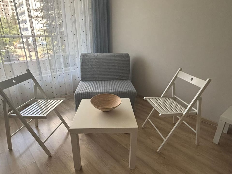 Bed, Living room, Seating area