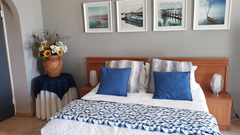 Little Umhlanga. Sunflower suite. Bed and Breakfast in Pretoria