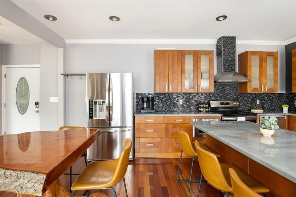 Riverfront Penthouse Suite in Midtown Harrisburg near Hershey Apartment in Wormleysburg