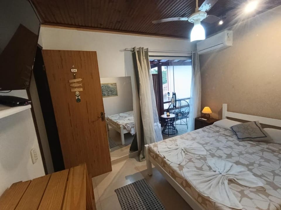 Bed, Balcony/Terrace, air conditioner