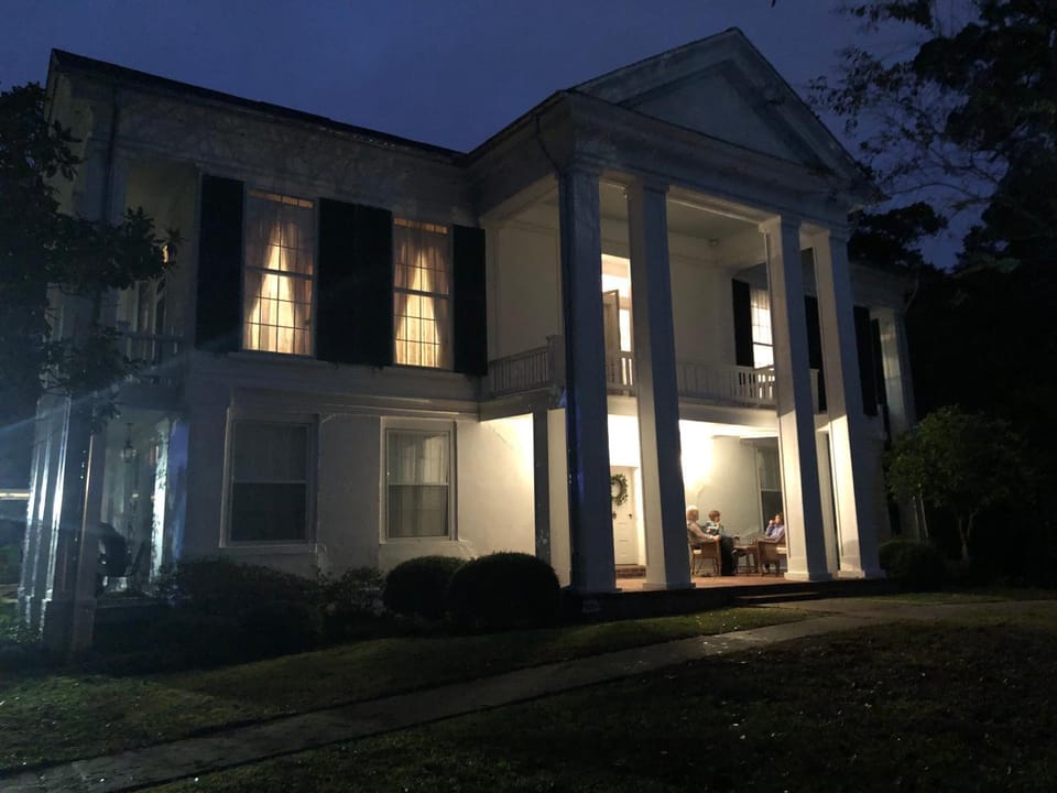Facade/entrance, Night, Landmark view
