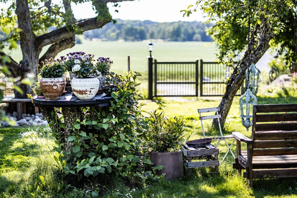 Garden, Seating area