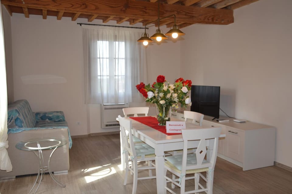 Le Bozze "Casa Olivo"con piscina, WI-FI Apartment in Tuscany