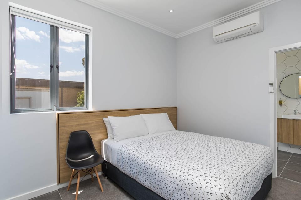 Shower, Toilet, Bed, Bathroom