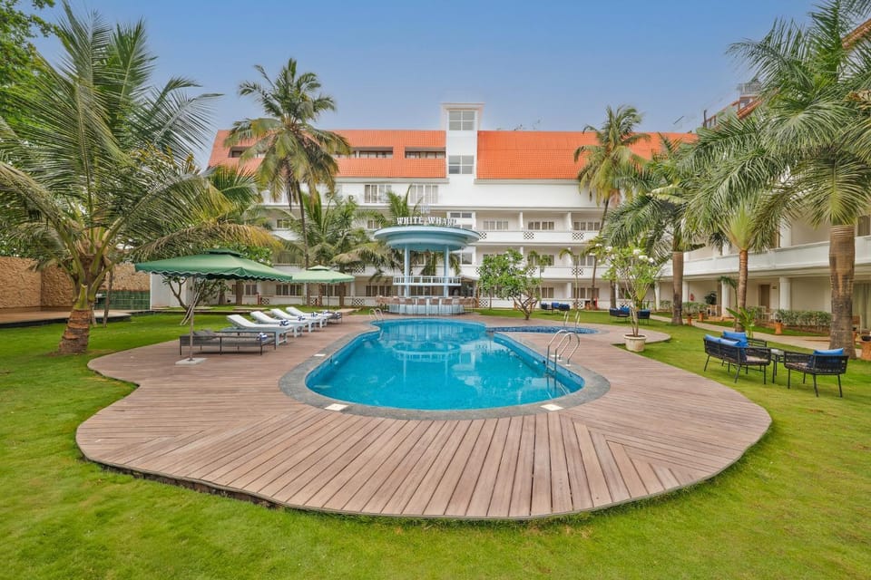 Property building, Swimming pool