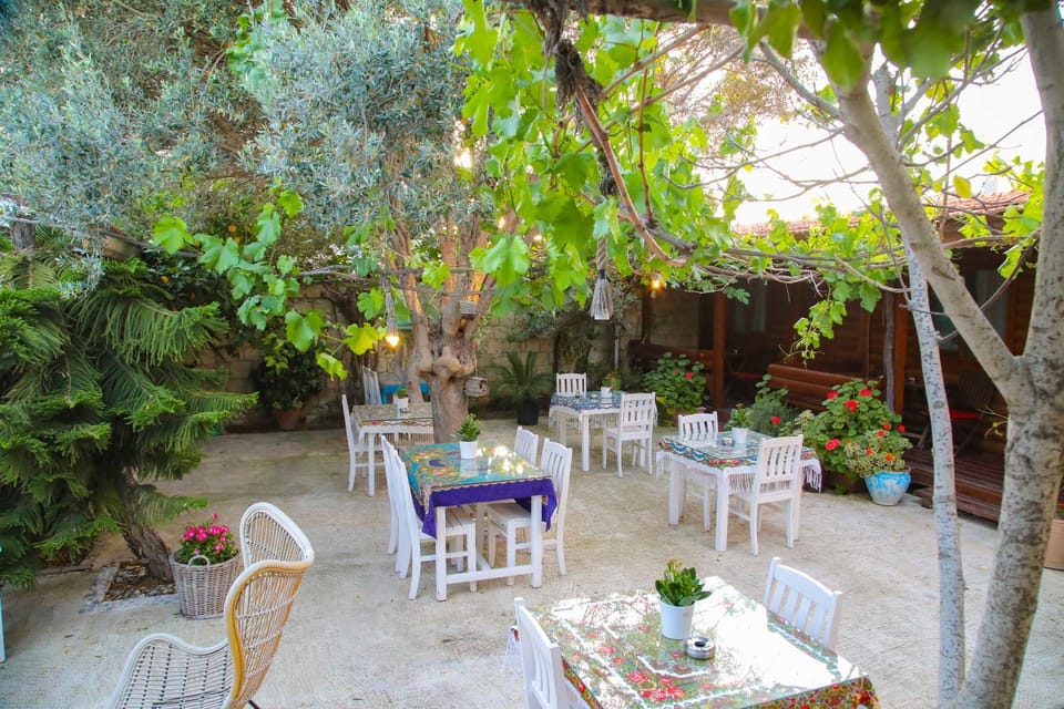 Alaçatı Kavalalı Otel Bed and Breakfast in Alaçatı