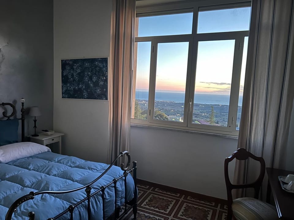 Natural landscape, Photo of the whole room, Sea view