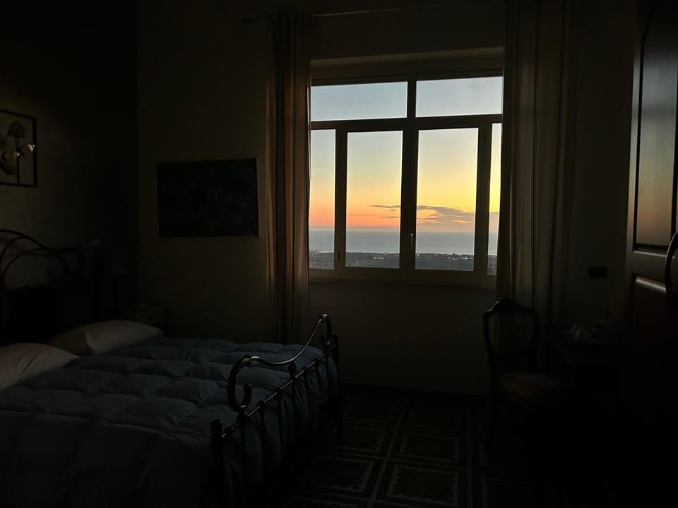 Natural landscape, Photo of the whole room, Sea view, Sunset