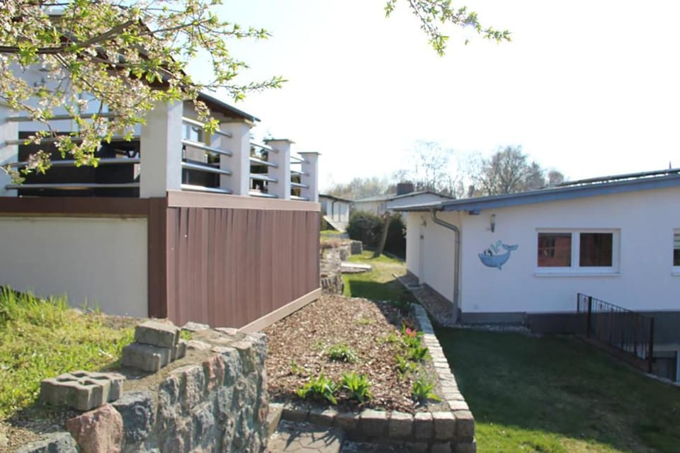 Neighbourhood, Garden