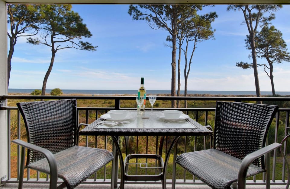Patio, View (from property/room), Balcony/Terrace, Dining area, Sea view