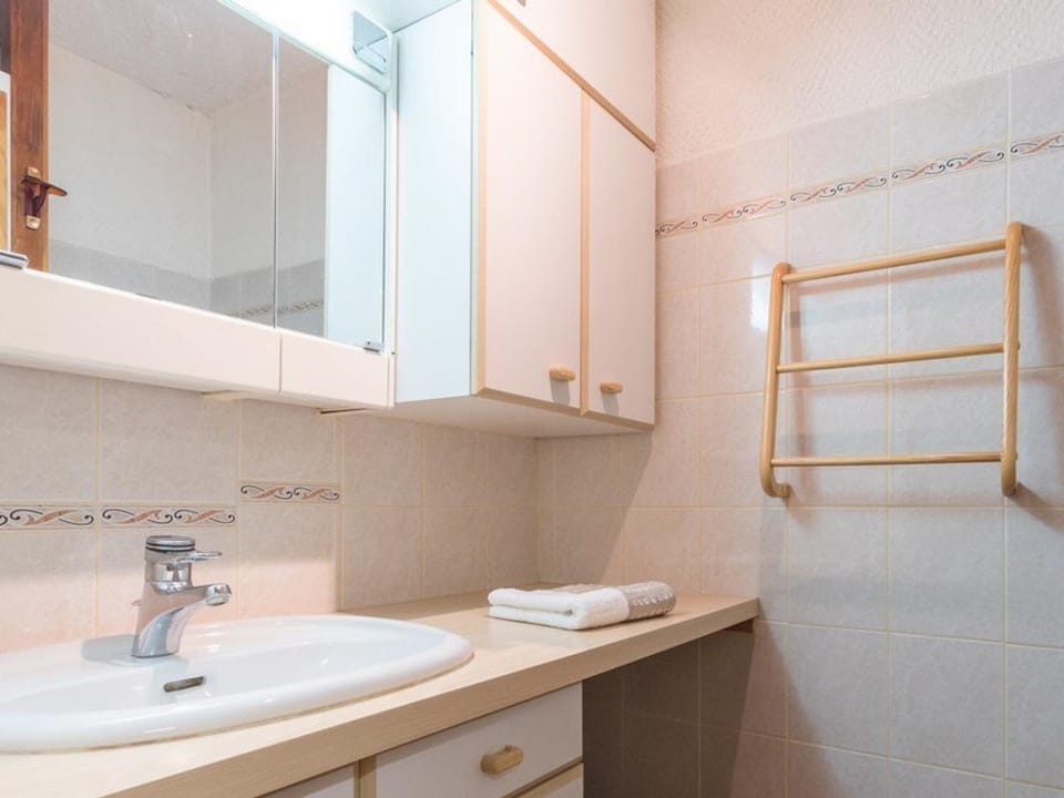 Studio chaleureux avec balcon à Serre-Chevalier, parking et casier à ski – 4 personnes - FR-1-330E-3 Apartment in Saint-Chaffrey