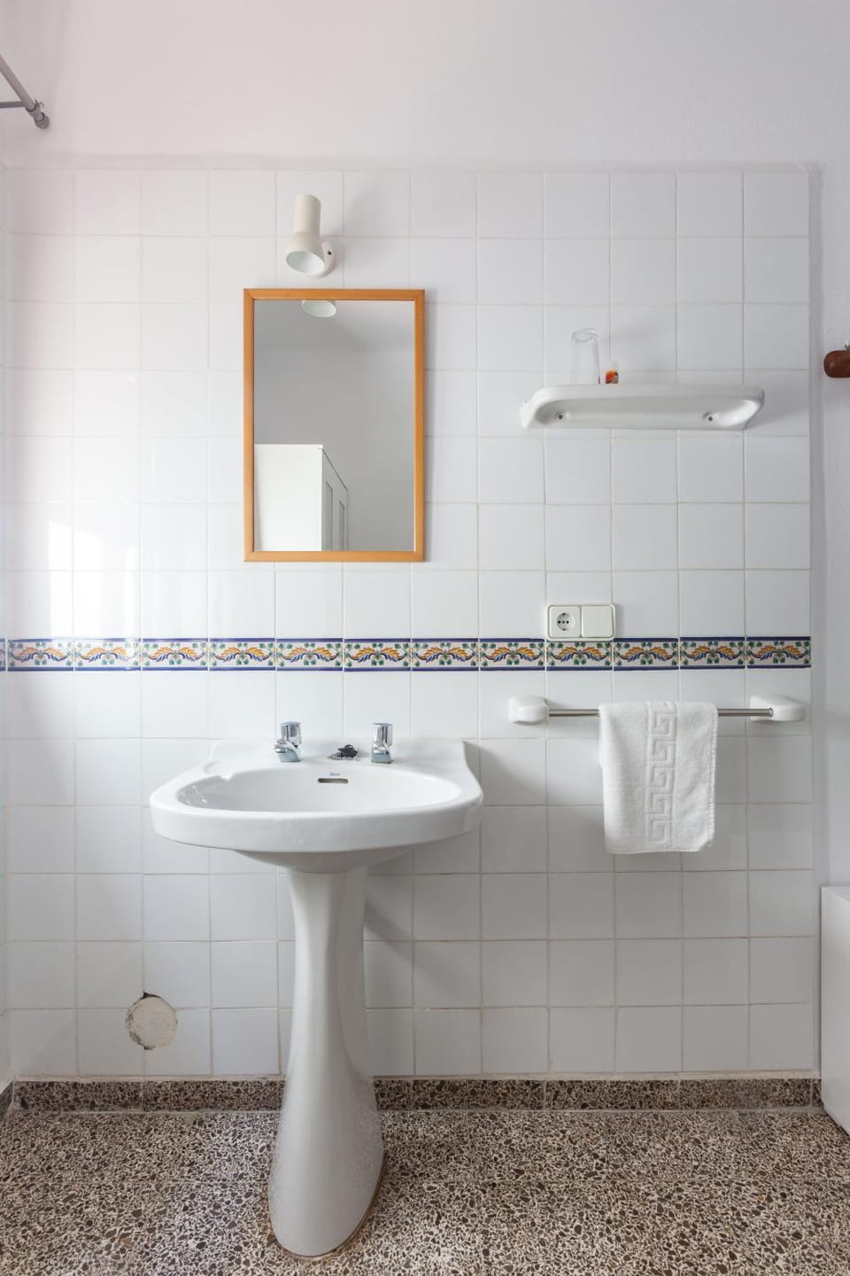 Bathroom, Public Bath, towels