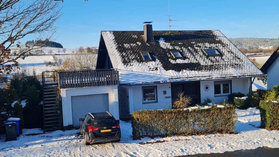 Neighbourhood, Natural landscape, Winter, Street view