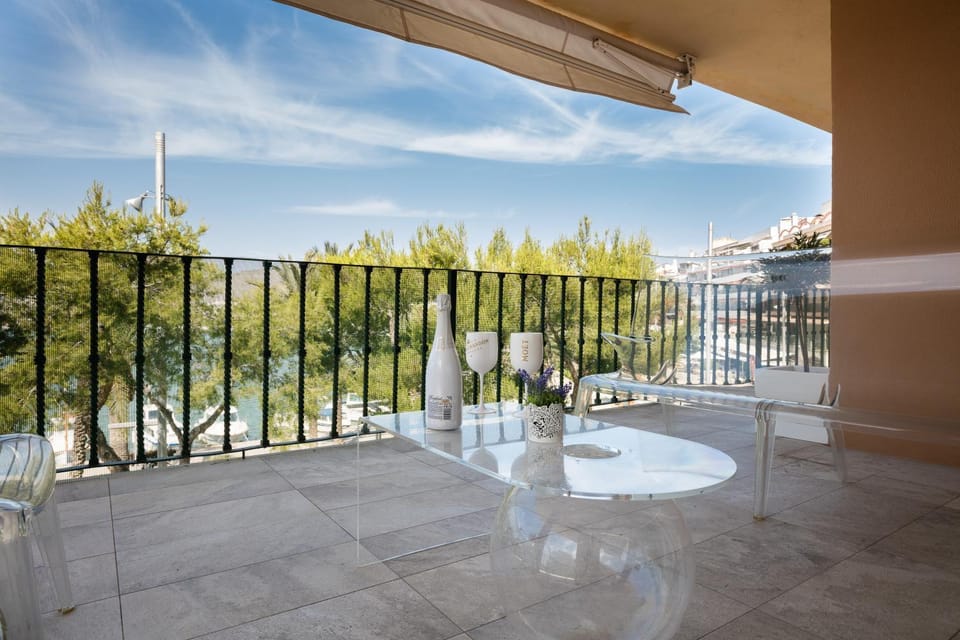 View (from property/room), Balcony/Terrace, Sea view