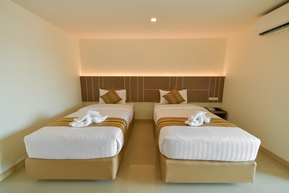 IRIS PALACE Hotel in Pattaya City