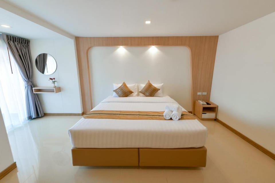 IRIS PALACE Hotel in Pattaya City