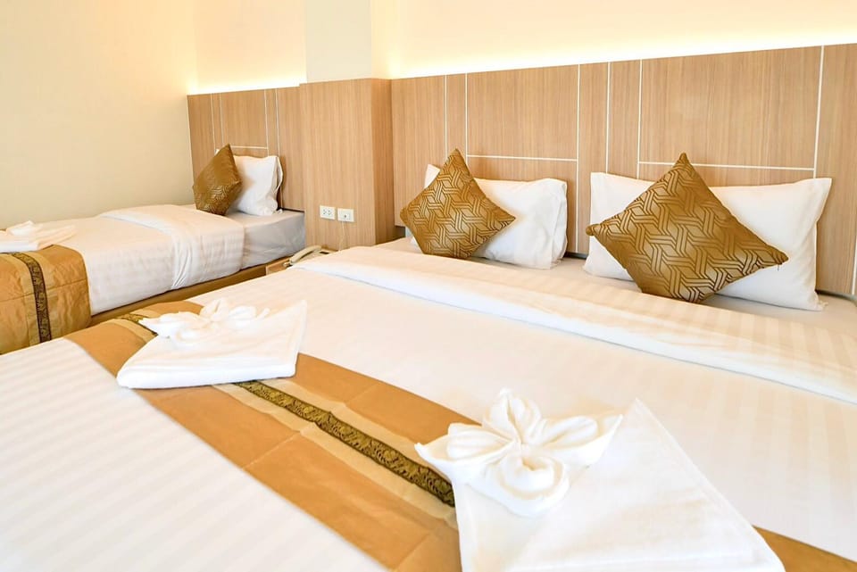 IRIS PALACE Hotel in Pattaya City