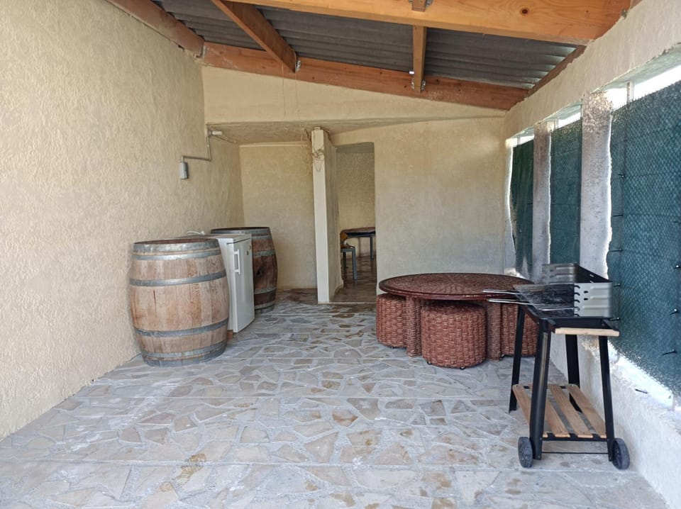 Nightclub / DJ, Lounge or bar, Breakfast