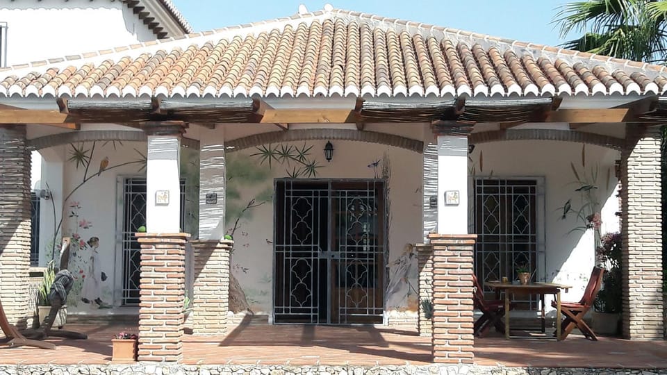Facade/entrance, Decorative detail
