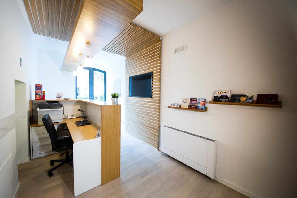 Seating area, Internal: Not applicable to any particular room