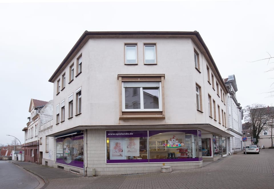 Property building, Day, Street view, Location