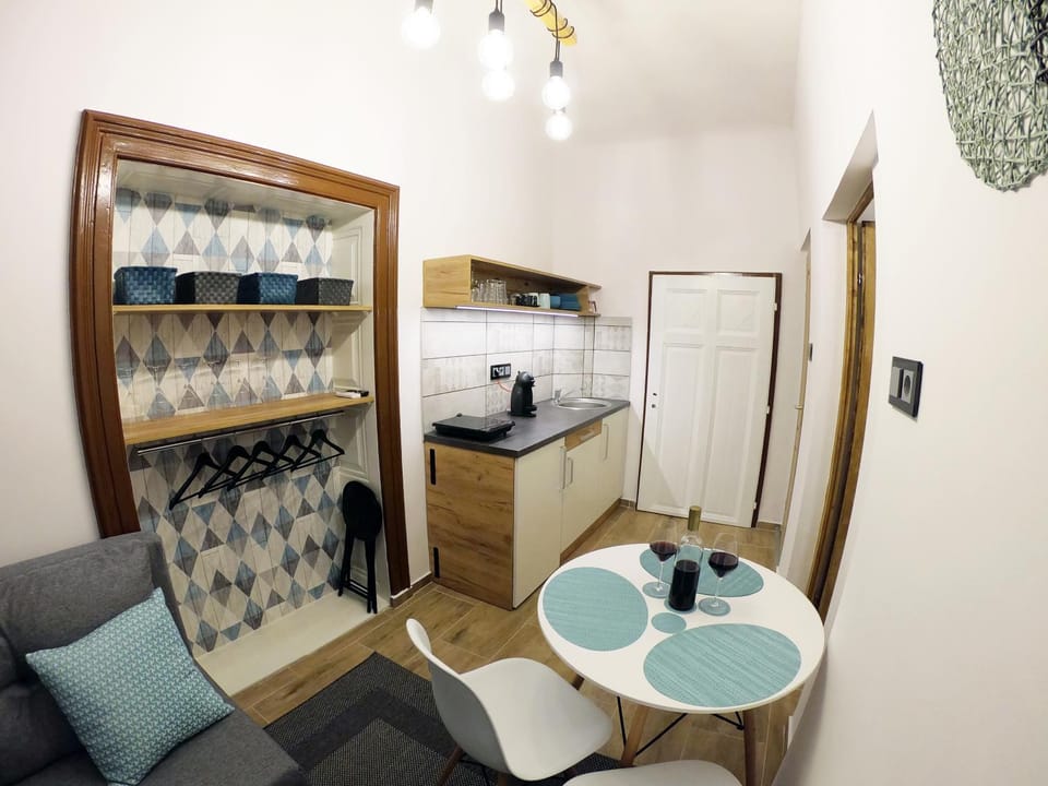 Kitchen or kitchenette, Living room, Dining area